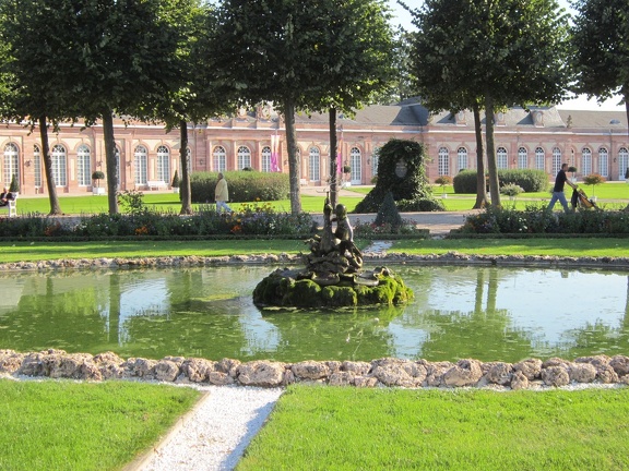 41 Cherub Fountain